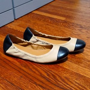 COACH Pale Nude Black Cap Toe Ballet Flats sz 8